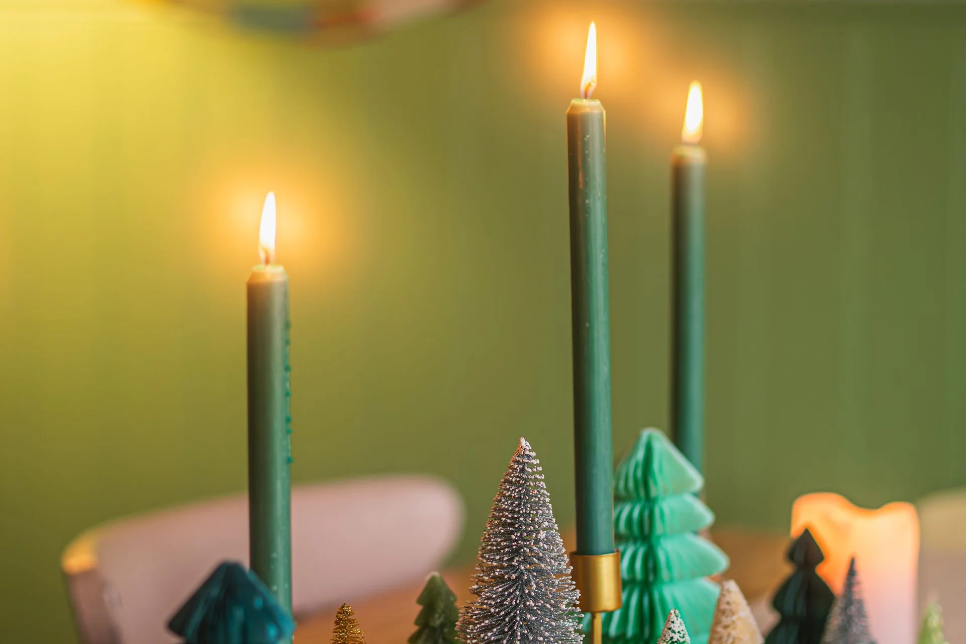 vintage christmas decor ideas 2026 — bottle-brush trees in vintage tins and teacups