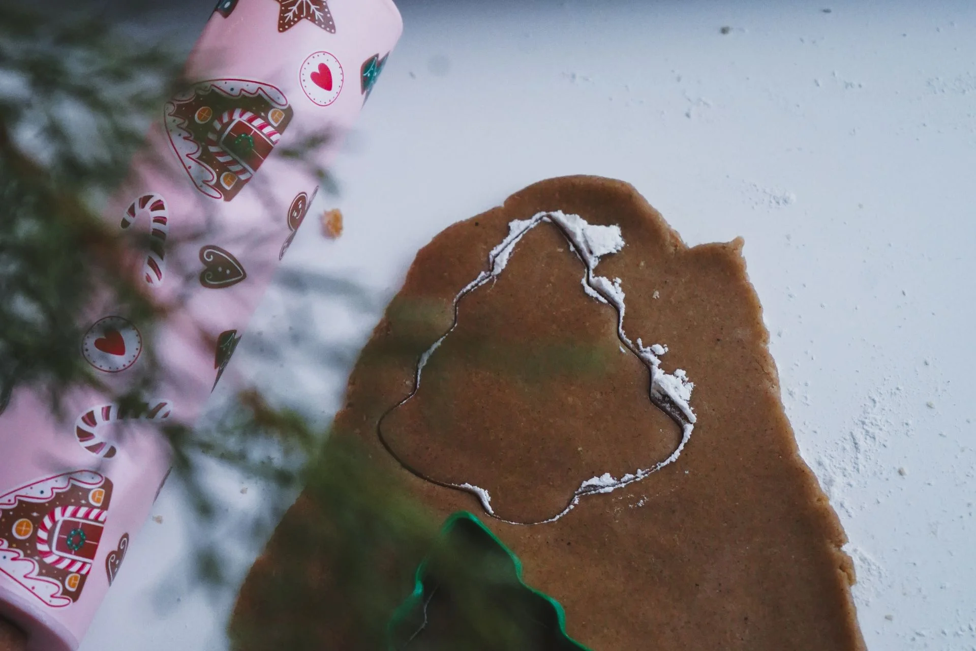 vintage christmas decor ideas 2026 — gingerbread ornaments for the tree